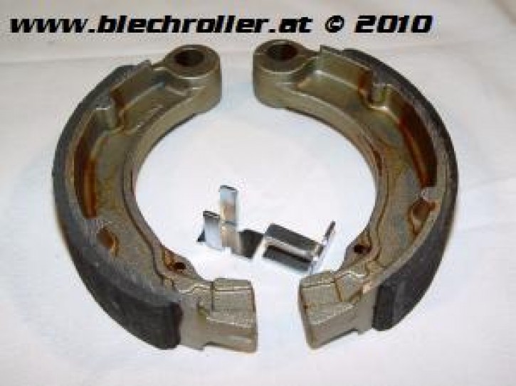 Bremsbeläge 8 Zoll NEWFREN, 2 Aufnahmen - hinten für Vespa 125-150 VNB4-6T/VBB2T