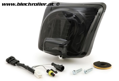 Rücklicht MOTO NOSTRA, LED 'Arrows' für Vespa GTS (2019-) GTS125 iGet/GTS 300 - Glas Schwarz/ Rahmen Schwarz Glänzend