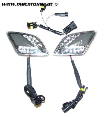 Blinker-Set hinten MOTO NOSTRA (2019-) dynamisches LED Lauflicht, mit Positionslicht (E-Prüfzeichen)- Vespa GTS 125-300 HPE (2019-) - smoked